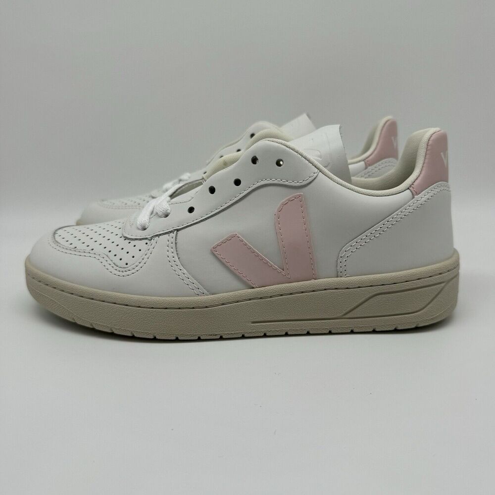 EUC worn once. Women’s Veja V-10 Leather Extra White Petale Pink Size 7